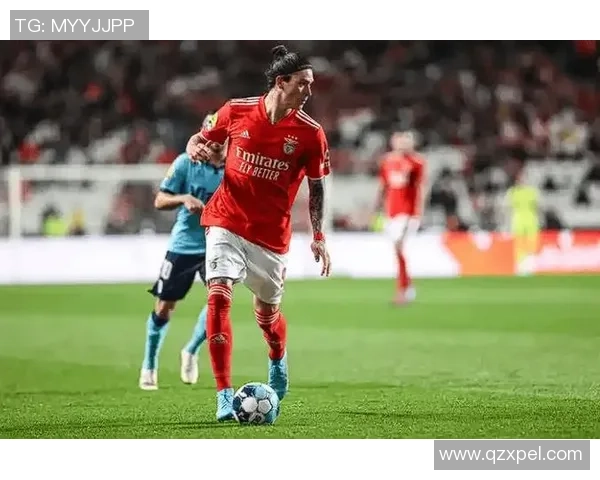 德甲焦点战巴黎圣日耳曼与本菲卡激战成平引发争议判罚热议