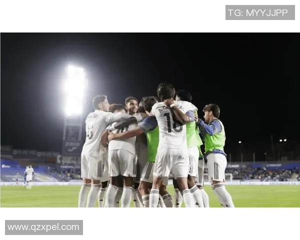 中超激战：拜仁狂胜皇马六比二红牌事件引发全场热议与十大精彩进球回顾