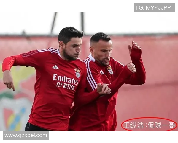 友谊赛精彩对决本菲卡与那不勒斯战成平局神扑瞬间引发全场热烈反响