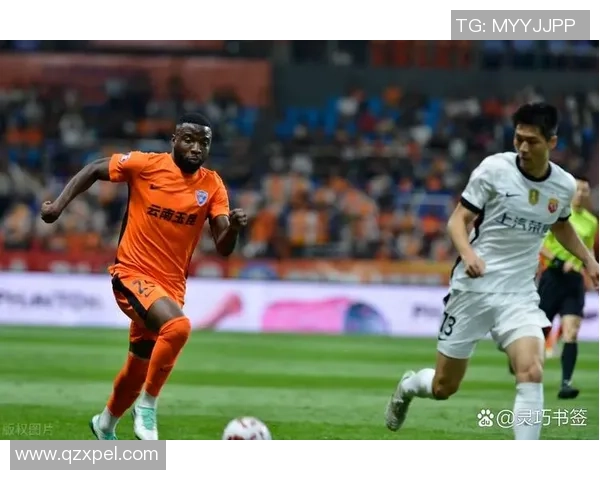 中超激战本菲卡逆转曼联争议判罚引发全场热议