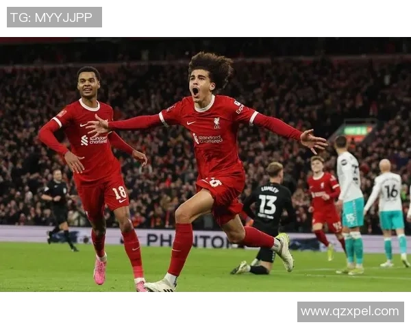 欧冠大战曼联大胜马竞红牌争议引发全场热议与焦点分析