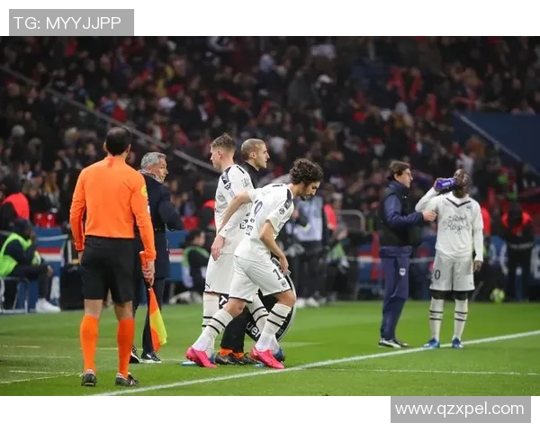 英超精彩对决巴黎圣日耳曼完胜马竞补时进球点燃全场激情 英超精彩对决巴黎圣日耳曼完胜马竞补时进球点燃全场激情